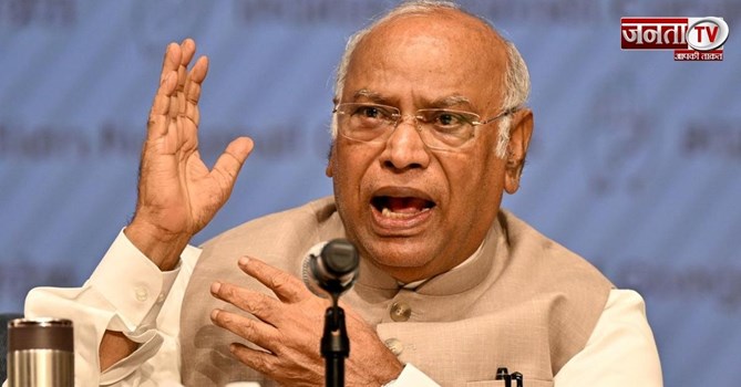 हल्द्वानी में कांग्रेस के मौन प्रदर्शन पर अड़चन, नहीं मिली अनुमति; मल्लिकार्जुन शुद्धीकरण फिर गरमाया