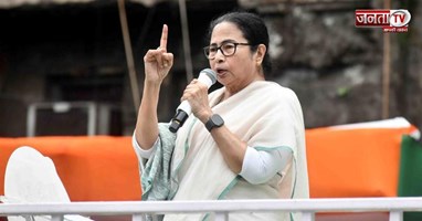 Mamata Banerjee को बड़ा झटका! नंदीग्राम के बाद रेजीनगर उम्मीदवार ने भी वापस लिया नामांकन