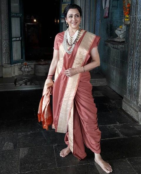 हेमा मालिनी एक प्रशिक्षित भरतनाट्यम डांसर हैं।