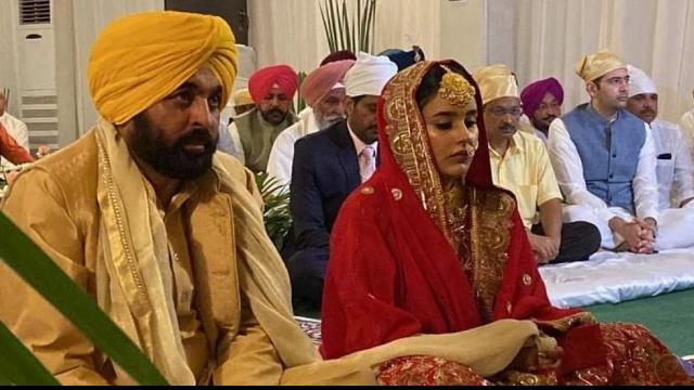 Bhagwant Mann Wedding Photos: लाल जोड़े में बेहद खूबसूरत दिखीं गुरप्रीत कौर, देखें शादी की तस्वीरें