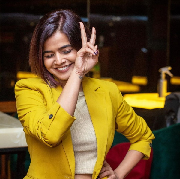 आखिर कौन है सुहानी शाह?