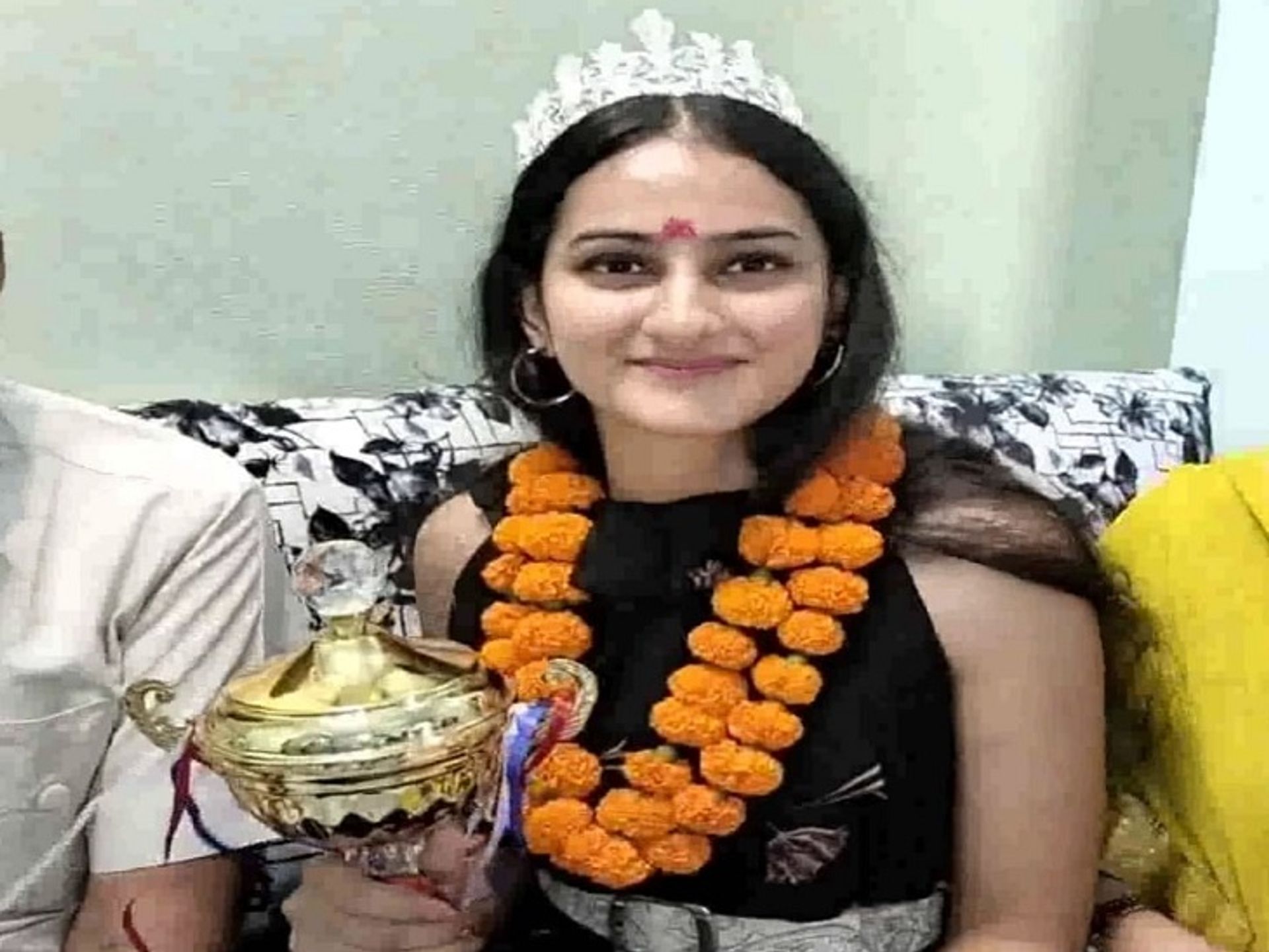Rohtak की बेटी ने अपने नाम किया  'Miss Glam Diva Award', खिताब जीत स्वर्गीय पिता का सपना किया पूरा 