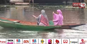  Srinagar की डल झील में पर्यटकों की रौनक, सुहाने मौसम में शिकारा की सवारी का ले रहे आनंद